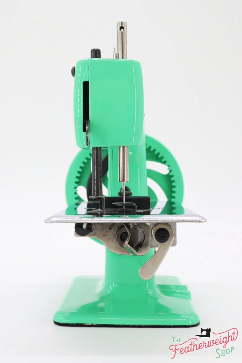 Singer Sewhandy Model 20 - Fully Restored in Minty Mint Candy Green - Image 4