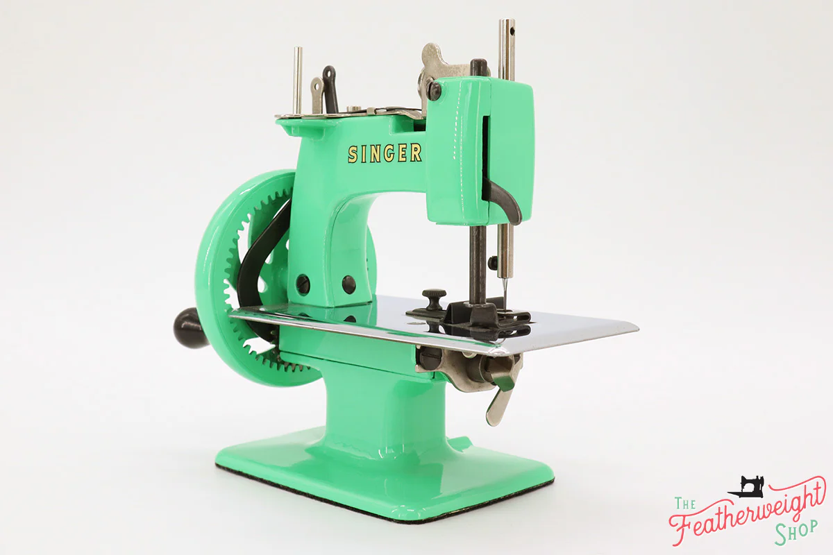 Singer Sewhandy Model 20 - Fully Restored in Minty Mint Candy Green - Image 5