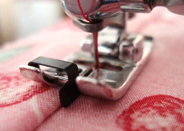 Stitch-in-the-Ditch Foot - SNAP-ON - Image 3