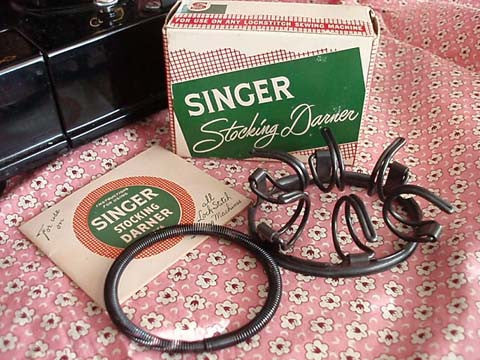 Stocking Darner, Singer (Vintage Original) - Image 8