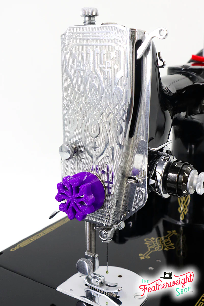Thread Cutter, Magnetic Flower PURPLE - Image 2