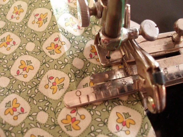 Tucker Pintuck Attachment, BLACKSIDE SET, Singer (Vintage Original) - Image 4