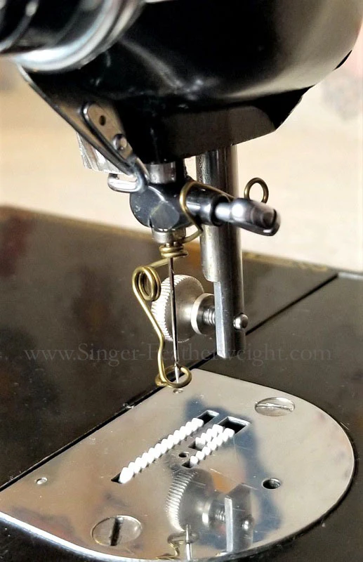 Universal Embroidery and Darning Wire Spring Foot, Singer (Vintage Original) - Image 3