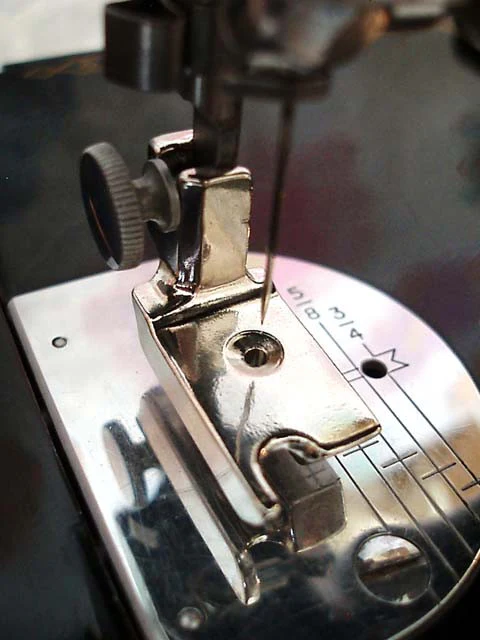 Welting / Piping / Cording Foot - Image 5