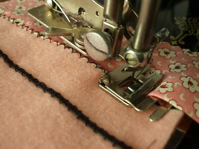 ZigZag Adjustable Attachment, Singer Featherweight (Vintage Original) - Image 9