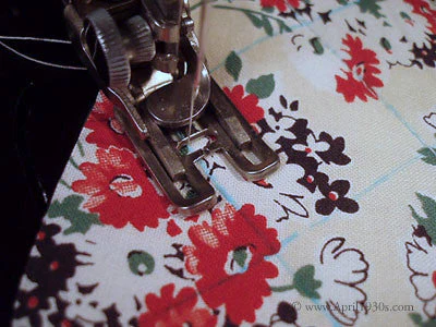 Zigzag Attachment, 10 Disk with Cover Swiss Zigzagger & Walking Foot (Vintage Original) - Image 12