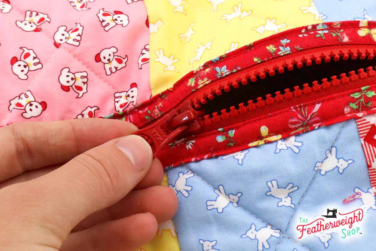 Zipper, Vislon 2-Way Separating ATOM-RED 30-INCH - Image 2